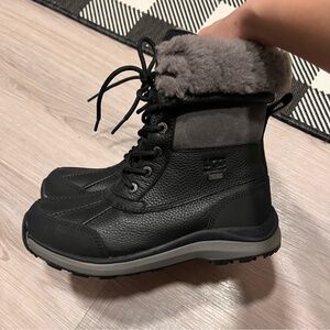 NWT UGG Women's Adirondack Round Toe Leather & Suede Waterproof Booties Boots